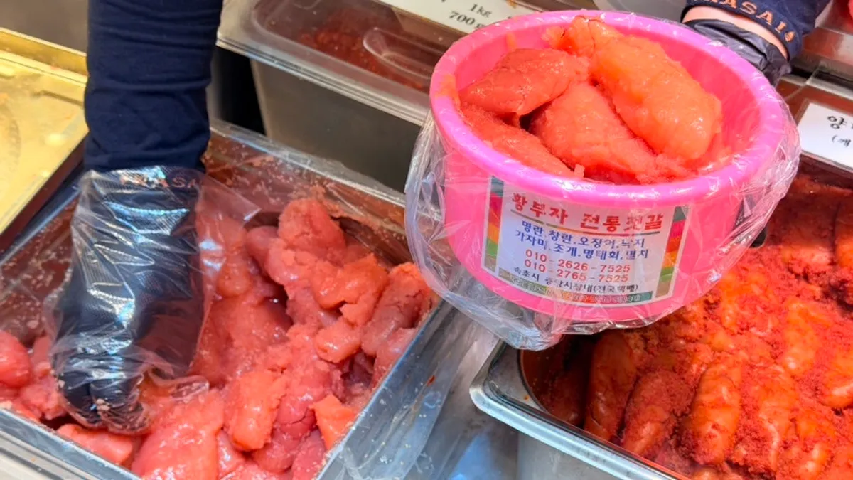 Low-salt broken-grade white pollock roe