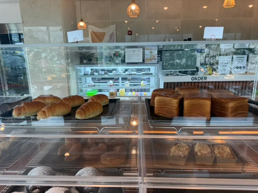 Bakery display case at Cafe Neorae