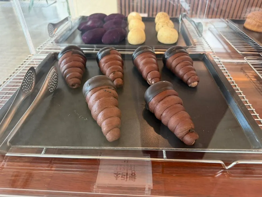 Bakery corner display at Cafe Neorae