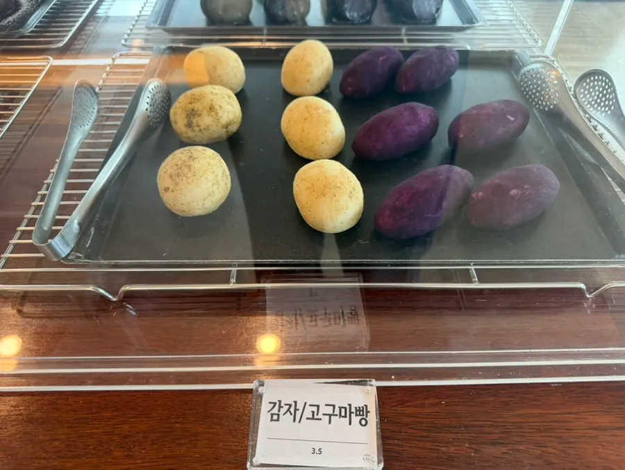 Close-up of the bread display at Cafe Neorae