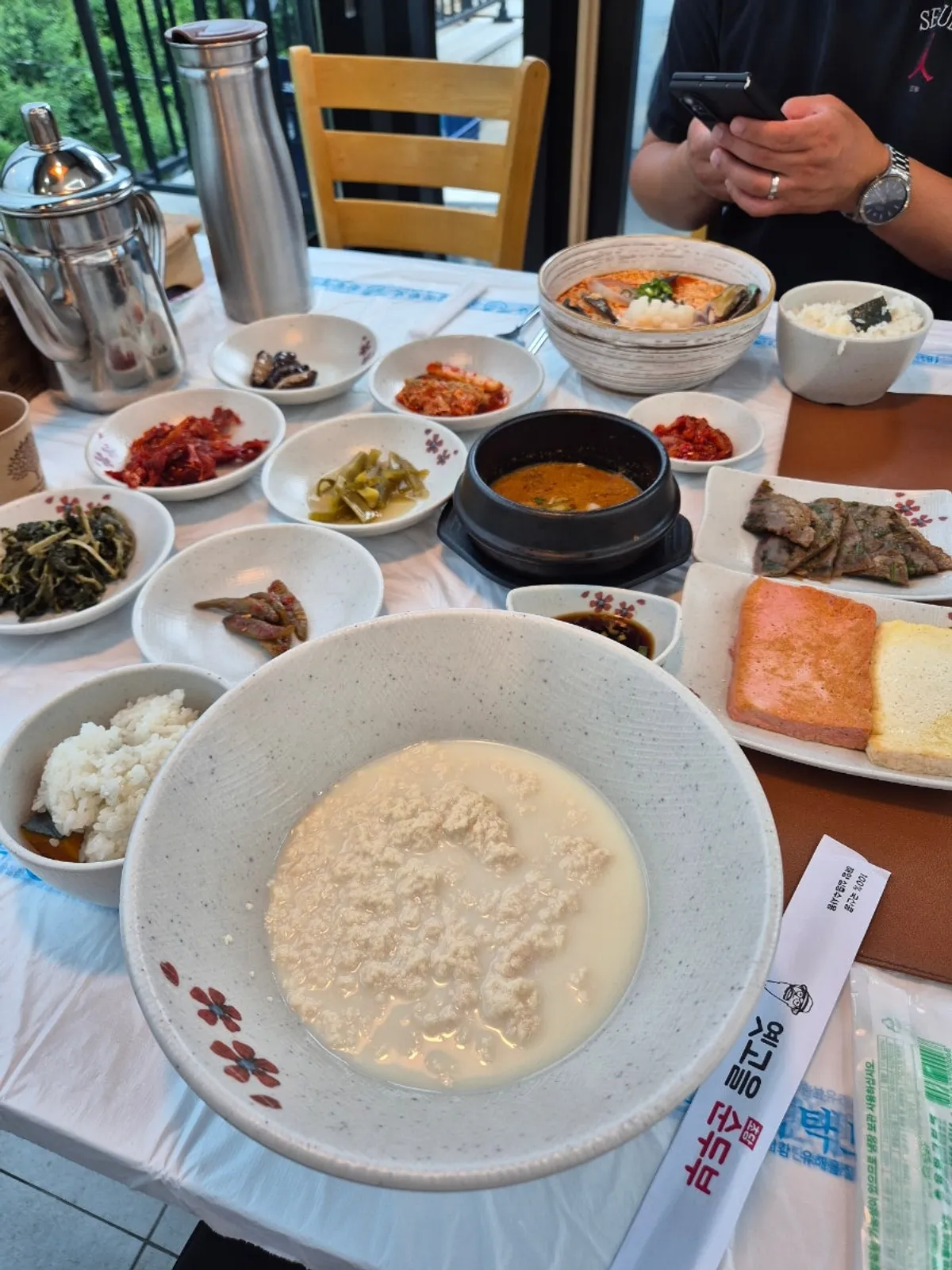순두부 주문 시 기본 제공되는 가마솥밥