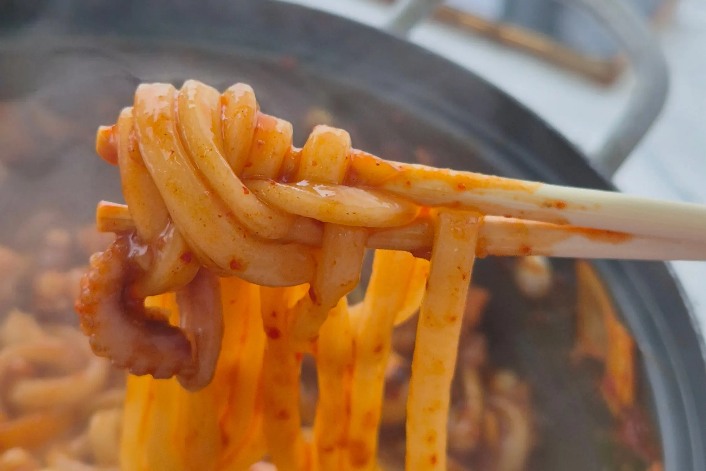 Stir-fried octopus with seasoned bean sprouts