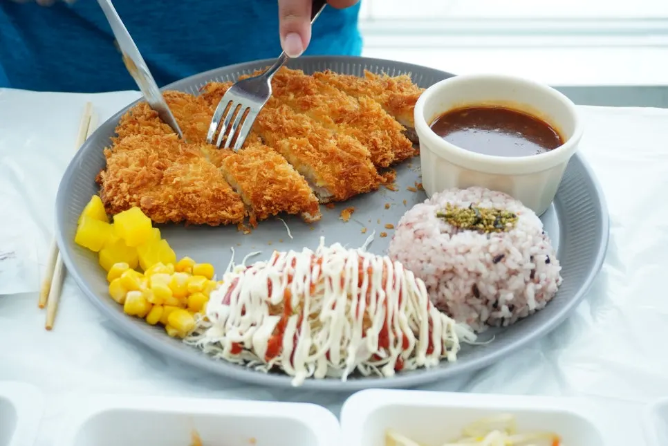 Deungdae Gotgan pork cutlet plate