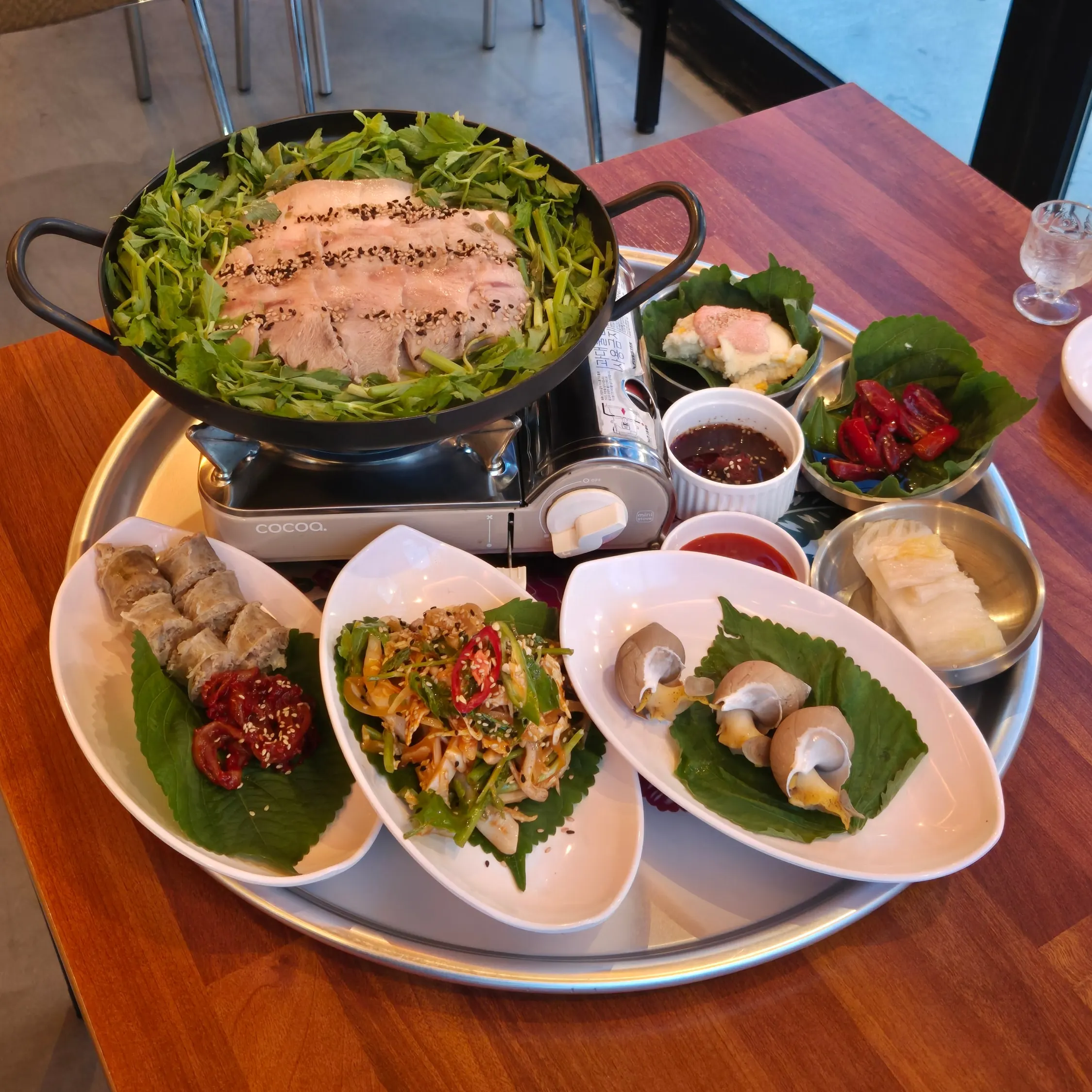 Main image of Seo Jubang, a bar on Sokcho's pojangmacha street