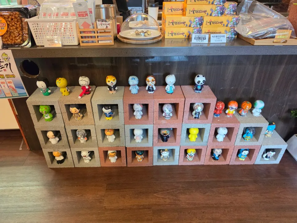 Muse Toy ceramics on display for the painting experience