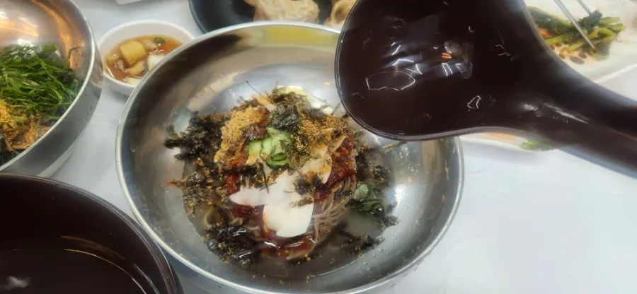 키오더에 안내된 막국수 맛있게 먹는 방법