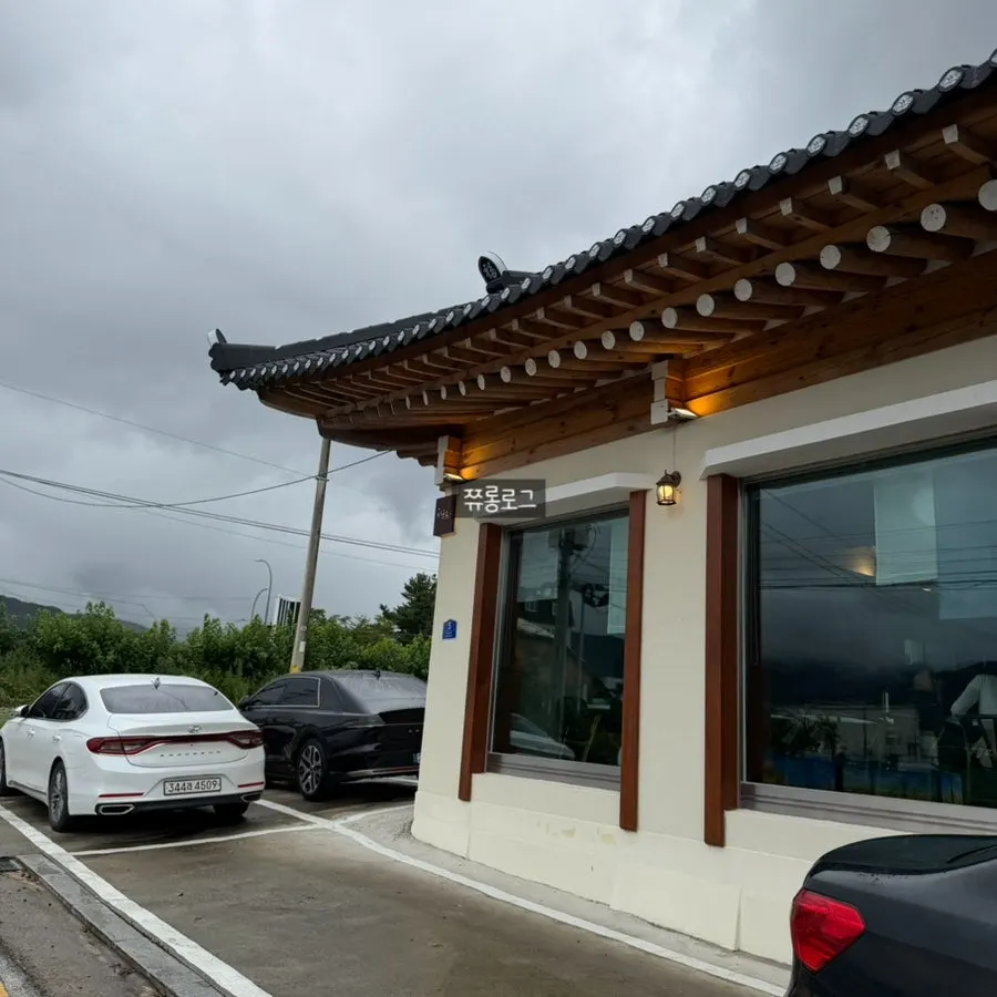 Bigeumdo’s hanok-style restaurant near Seoraksan