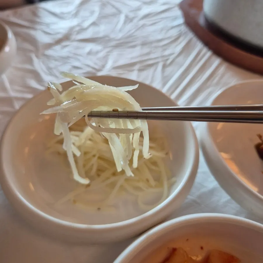진한 국물의 황태국밥