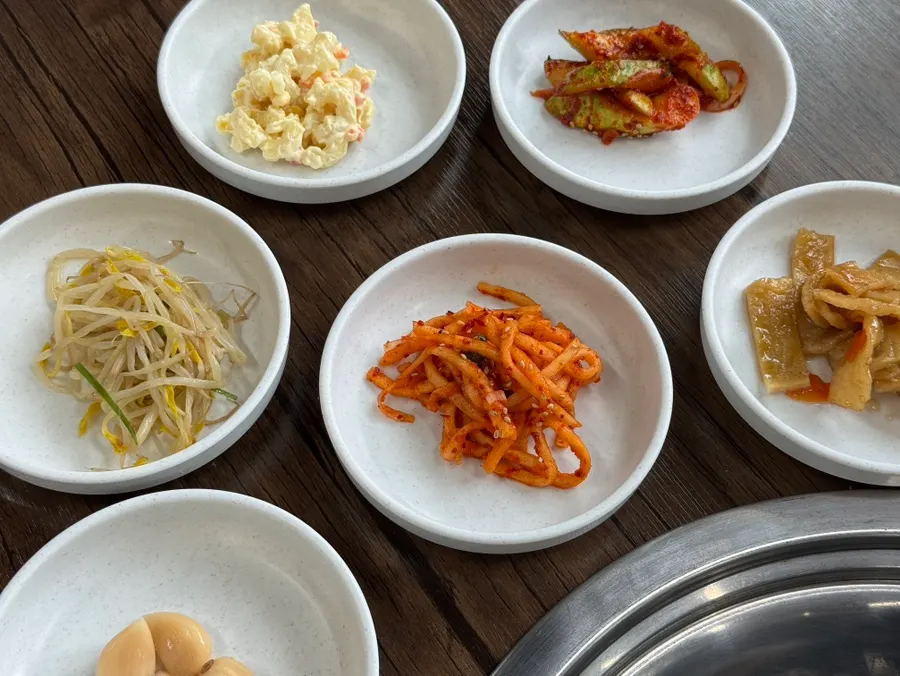 Table set with Gwandongjip's side dishes