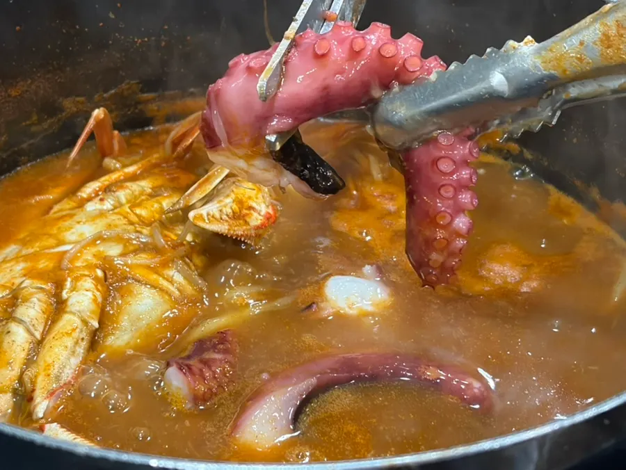살짝 데쳐 먹는 문어