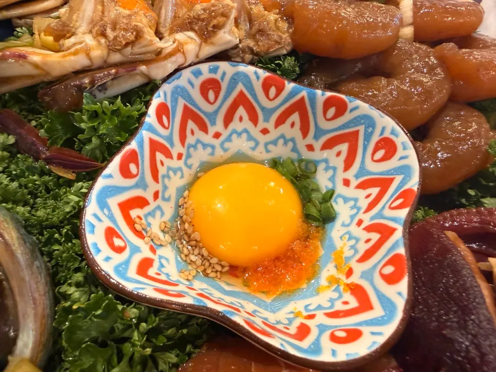 Egg-yolk sauce for seafood in soy sauce