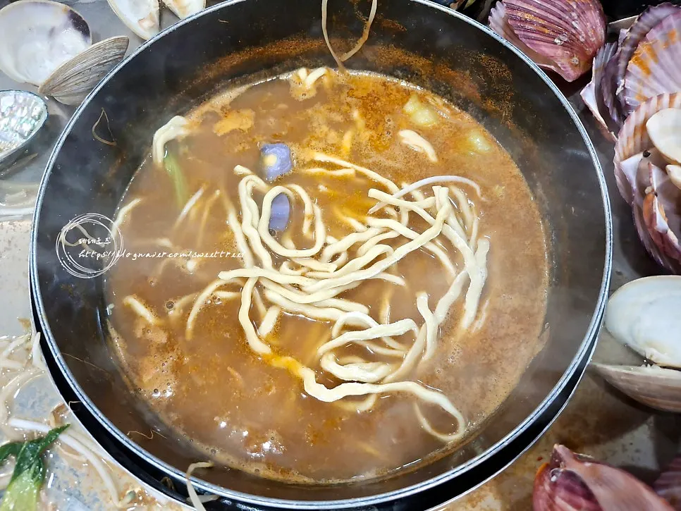 Jang broth left after all the seafood was eaten