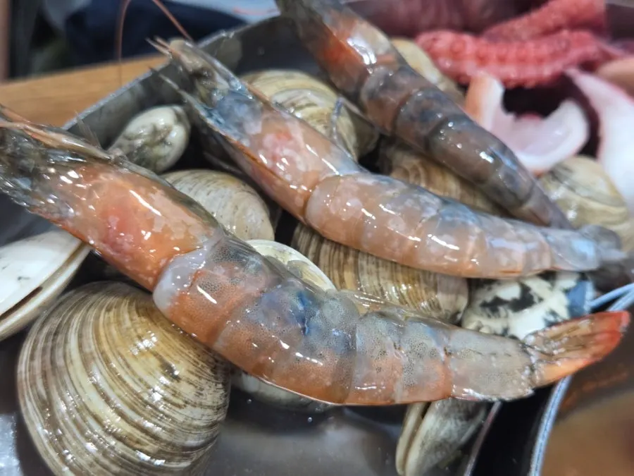 해물폭탄 전골 스타일 상차림