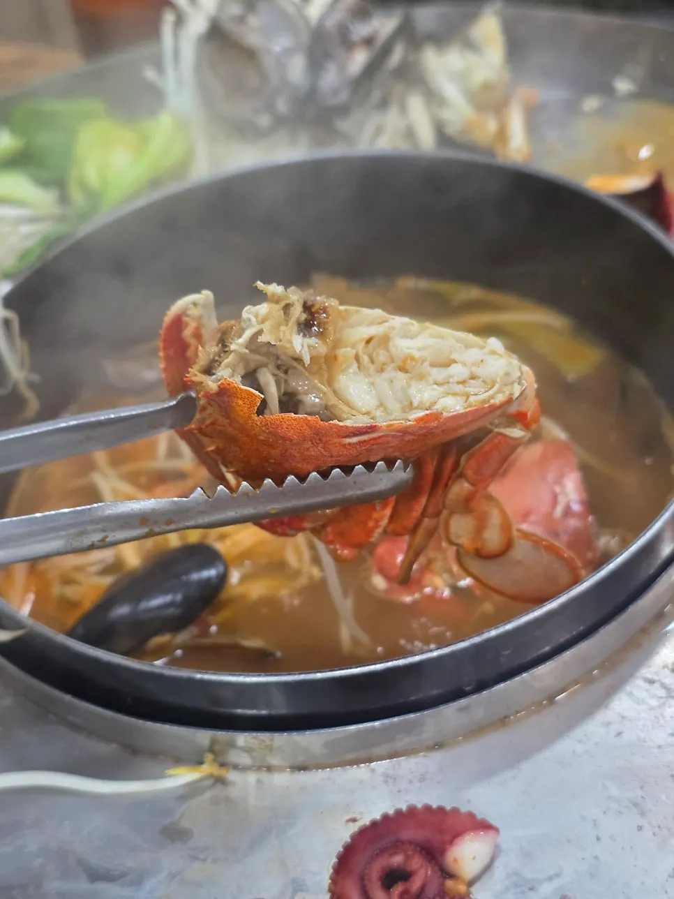 Scallops, shrimp and other shabu seafood