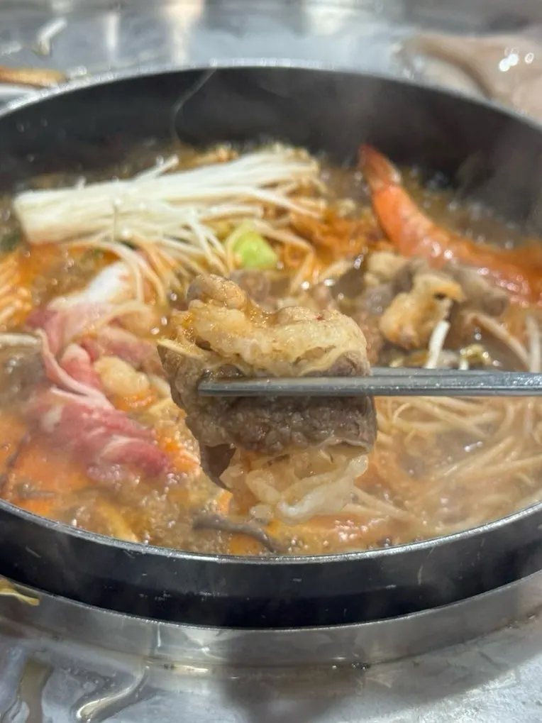 장칼국수 국물에 익히는 샤브 고기