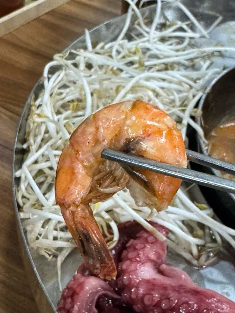 해물 장칼국수 재료와 국물