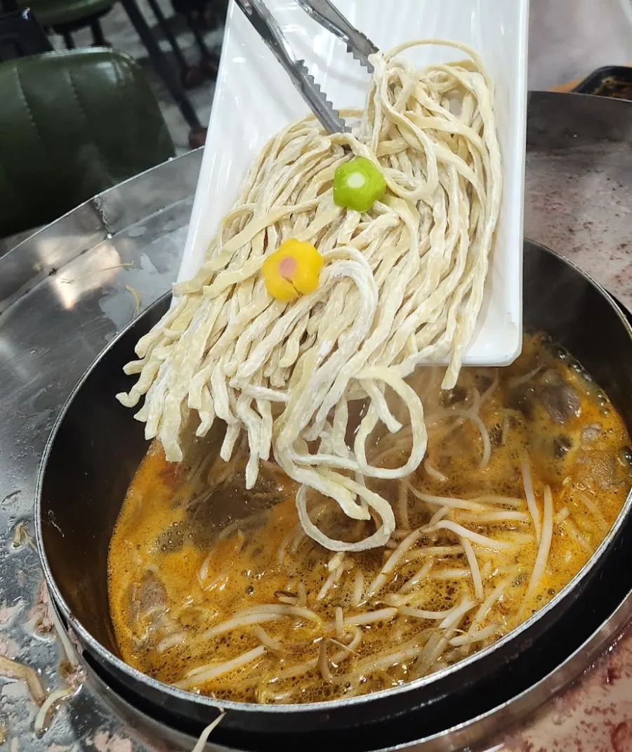 Shabu pot with beef and bean sprouts