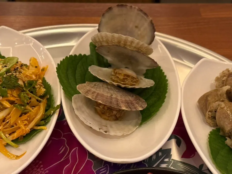 The generously spread Sokcho drinking platter