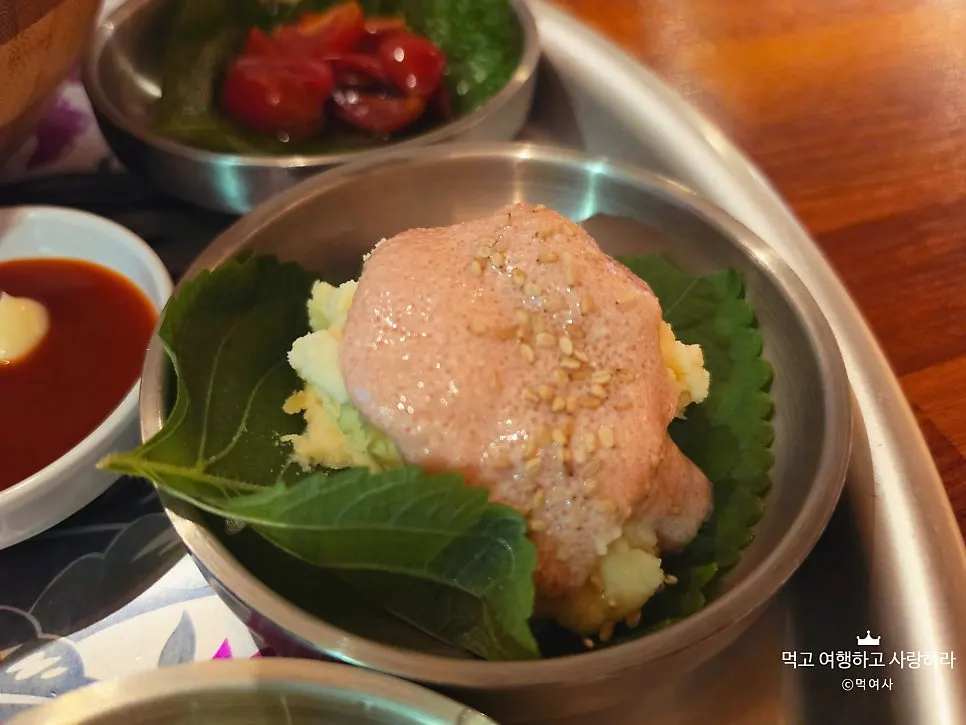 으깬 감자와 명란마요를 올린 명란마요감자