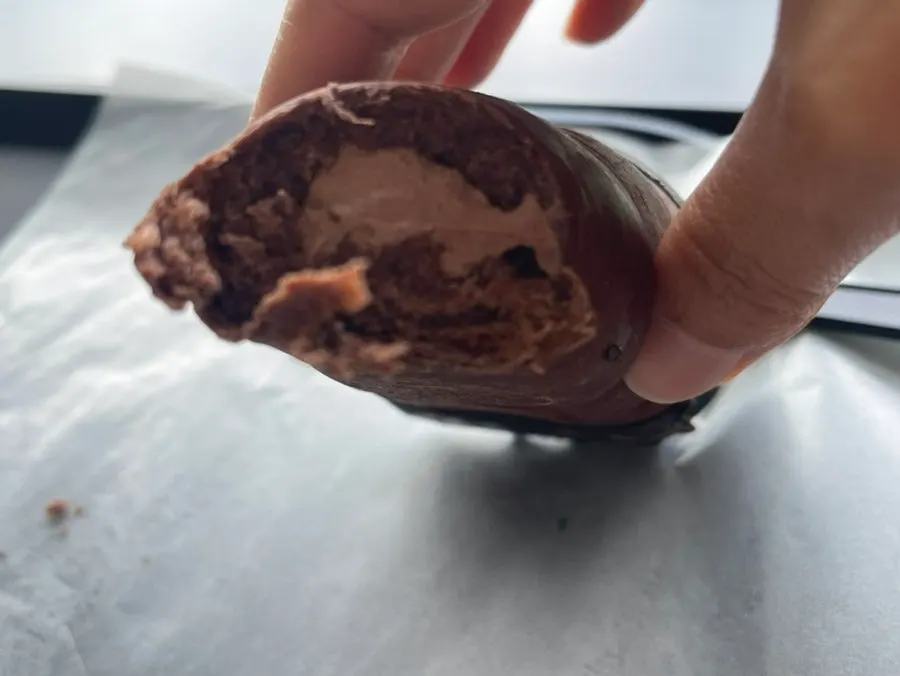 초코크림이 든 초코소라빵