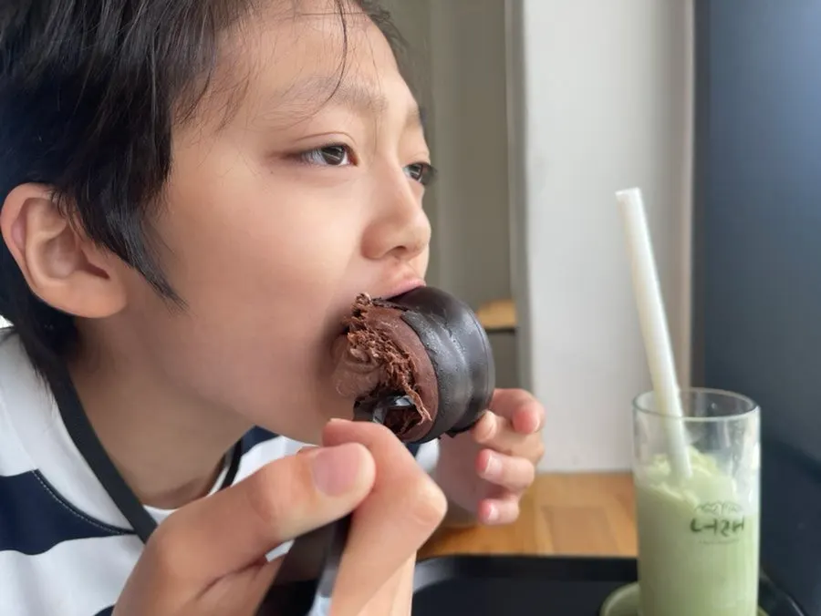 카페에서 즐긴 디저트 시간