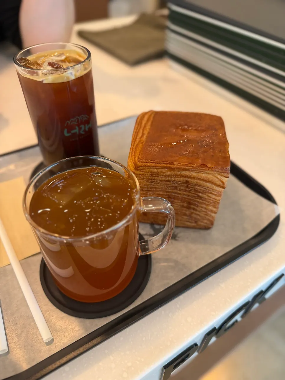 Large Sokcho café with a view of Seoraksan’s Ulsanbawi