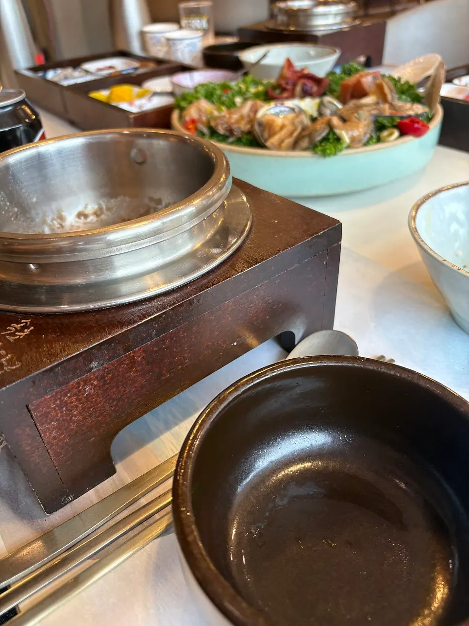 Seaweed soup served with the crispy rice from the hot pot