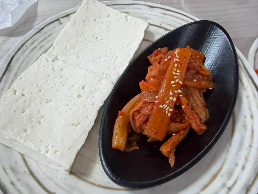 A bowl of Chodang sundubu from the Jinsol jeongsik set