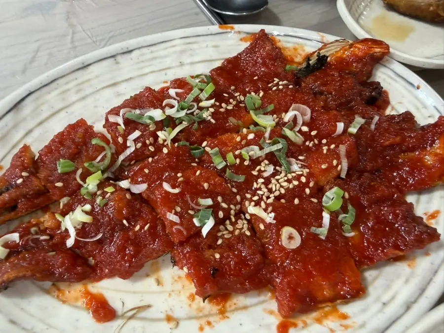Whole tofu and pan-fried tofu included in the set