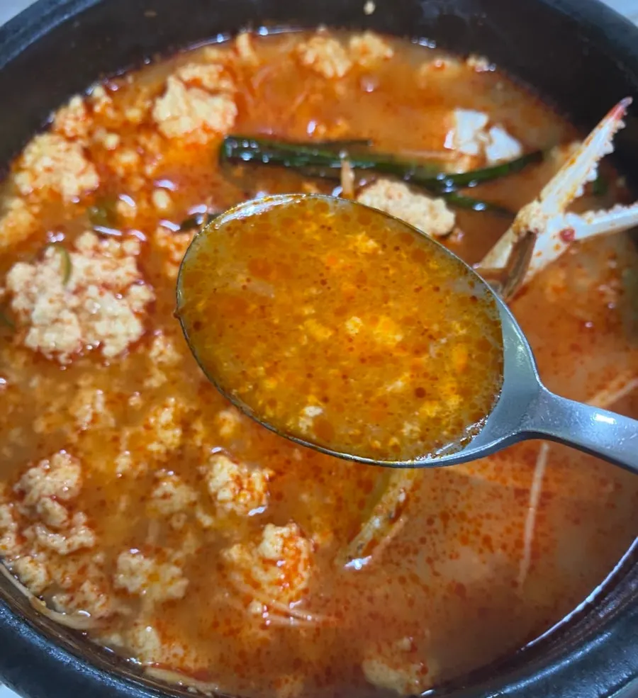 ご飯と一緒に食べるオルクンスンドゥブのひと匙
