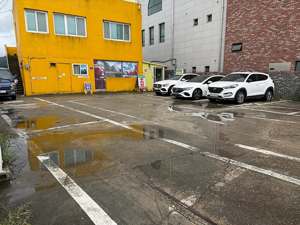 Bus parking space for group customers