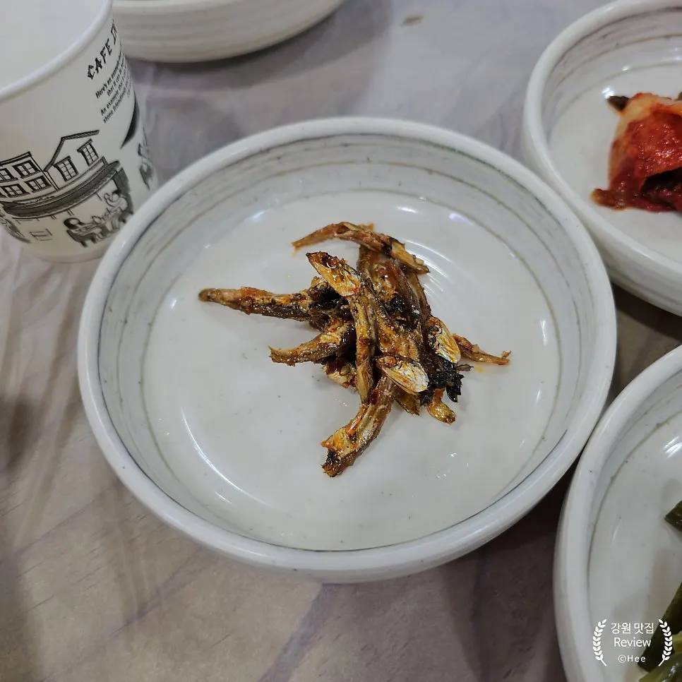 Basic side dish spread at Jinsol Halmeoni Sundubu