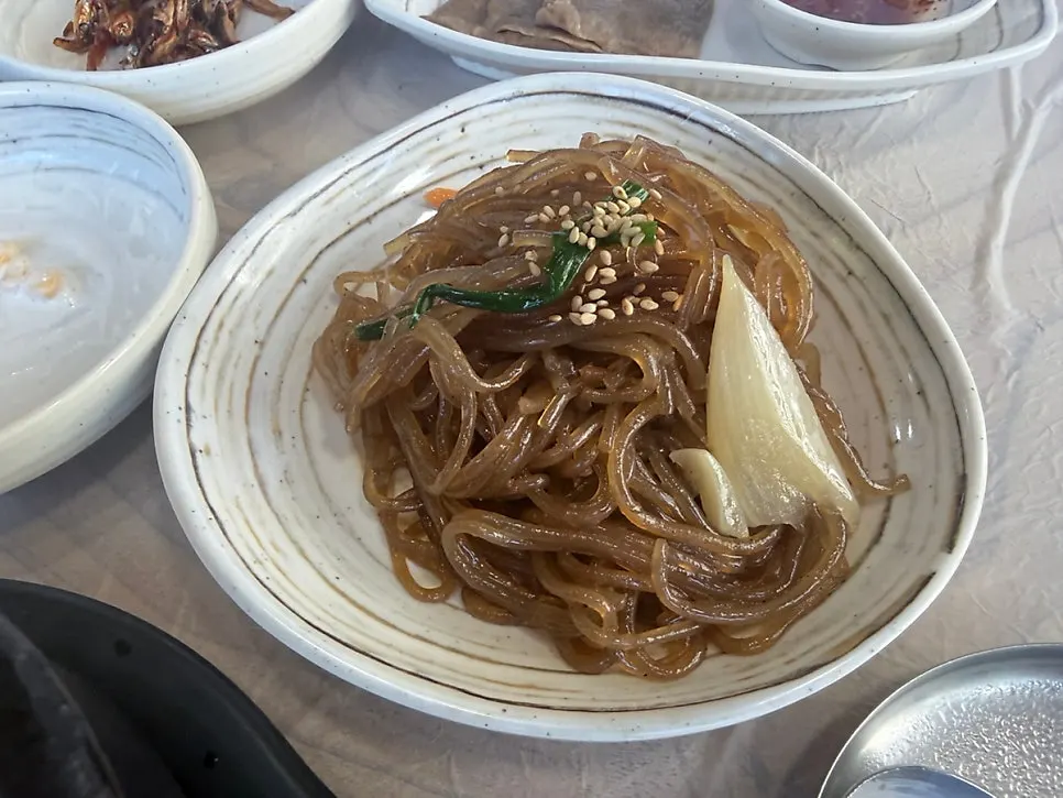 Gangwon-style napa cabbage kimchi and other banchan