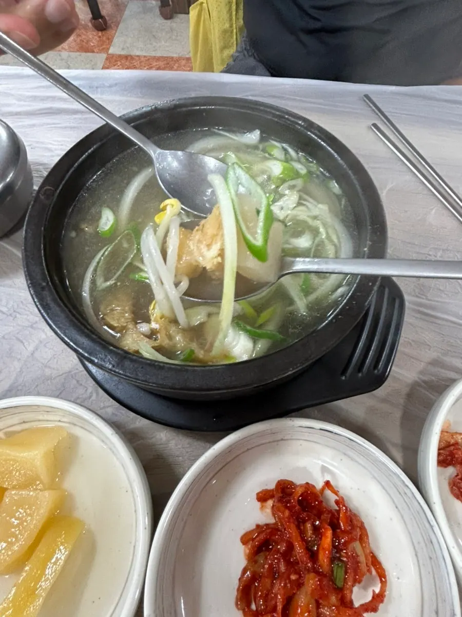 Canh có hwangtae, đậu hũ và giá đỗ