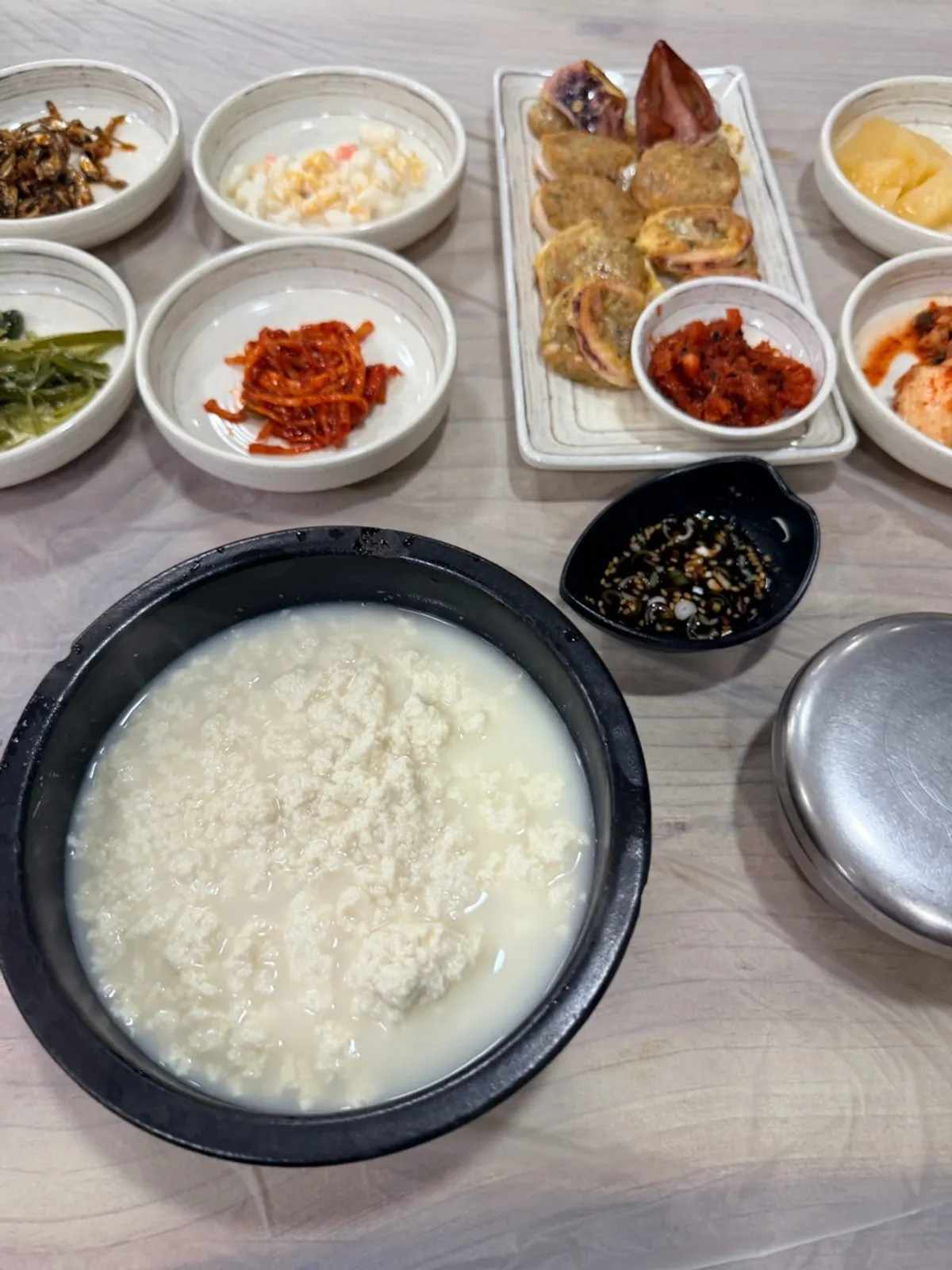 초당순두부와 아바이오징어순대 한상차림