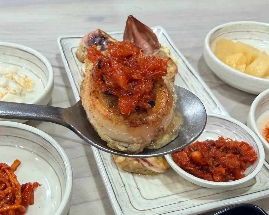 오징어순대와 함께 나온 명태회무침
