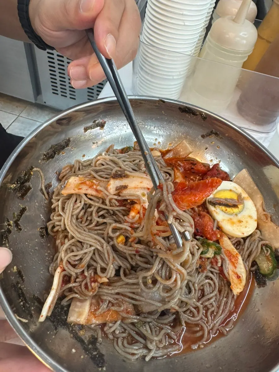 들기름메밀막국수와 곁들임 상차림
