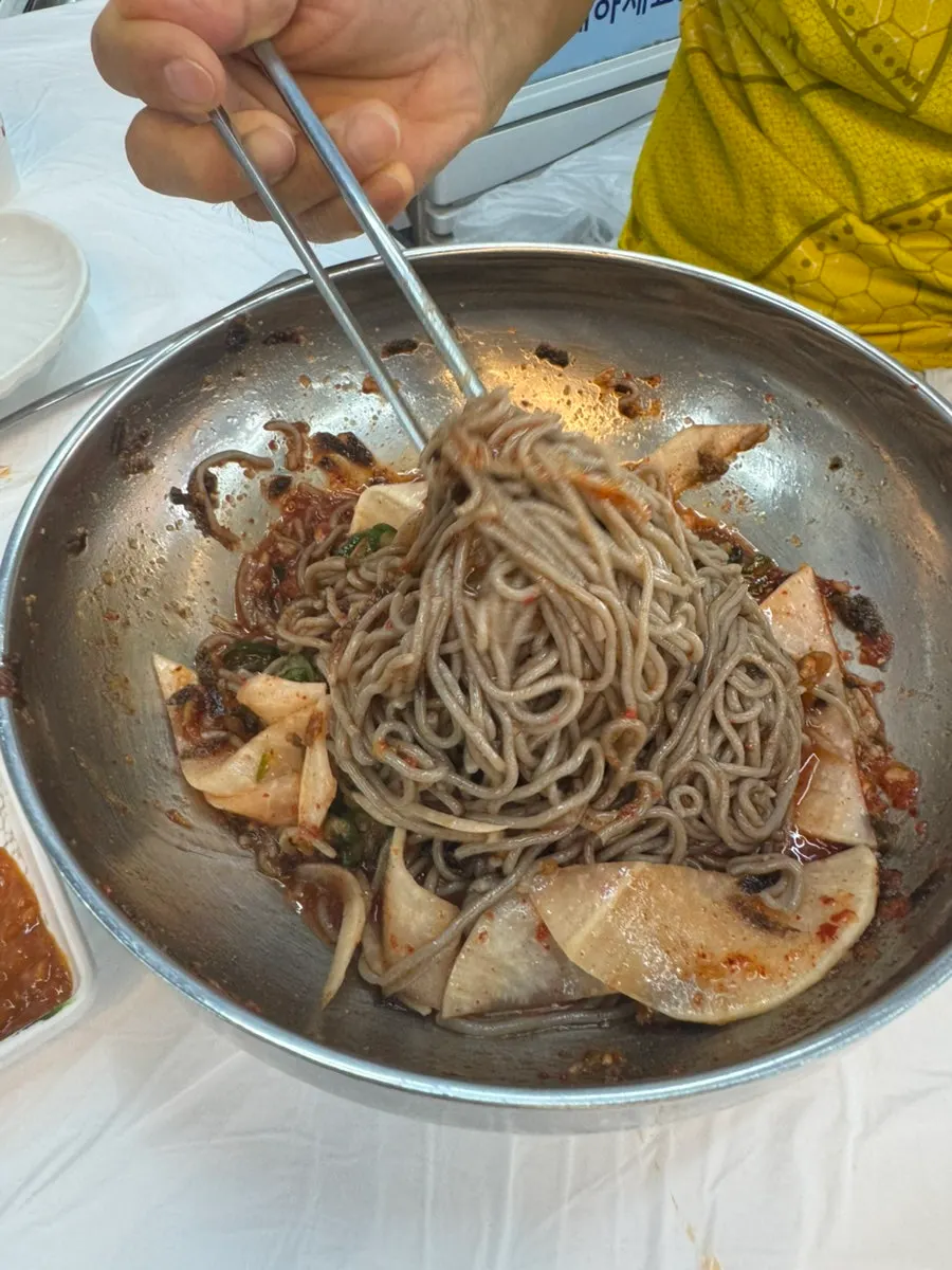 막국수 한 상 테이블 사진