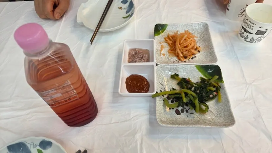 Self-serve bar with yagwanmun tea