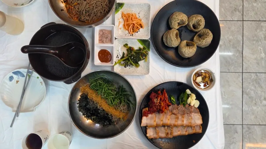 Cross-section of the buckwheat wang-mandu