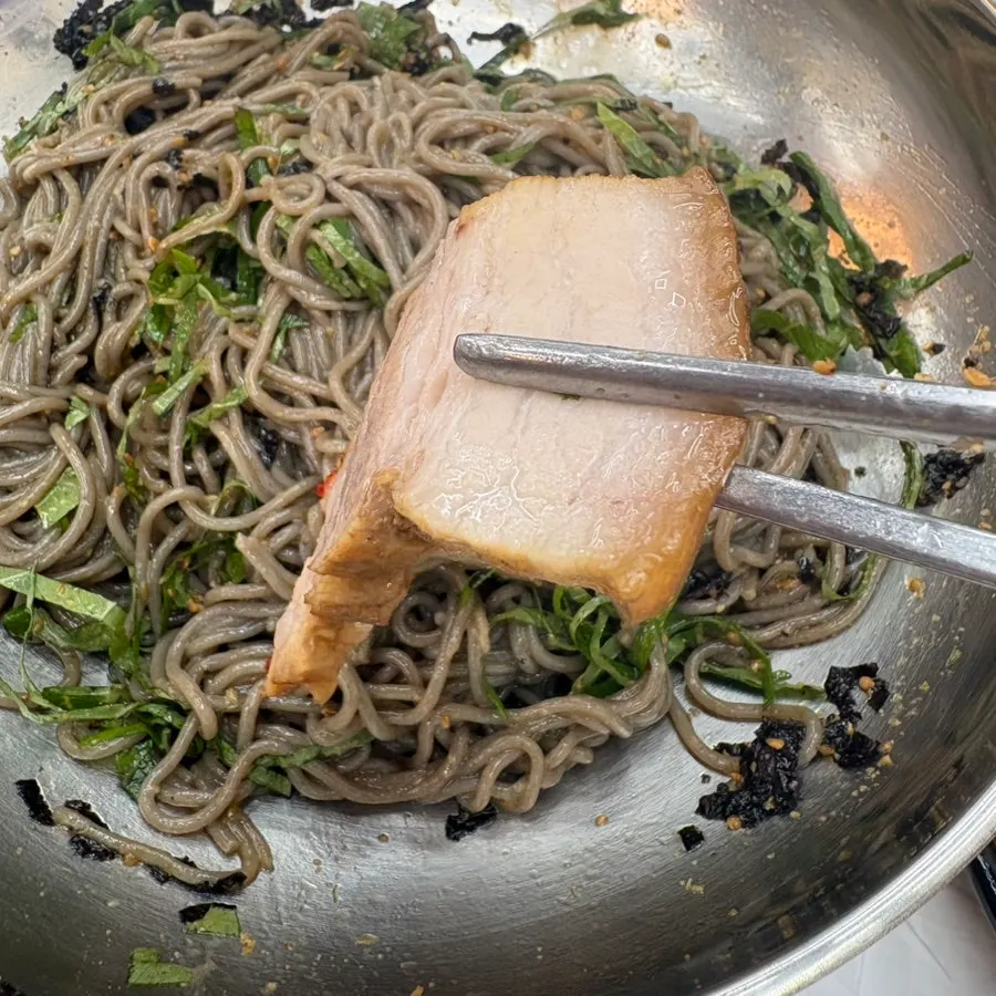 Perilla oil buckwheat noodles after being mixed