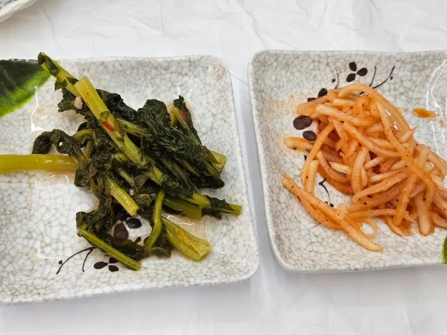 Basic side dishes: yeolmu kimchi and mu saengchae