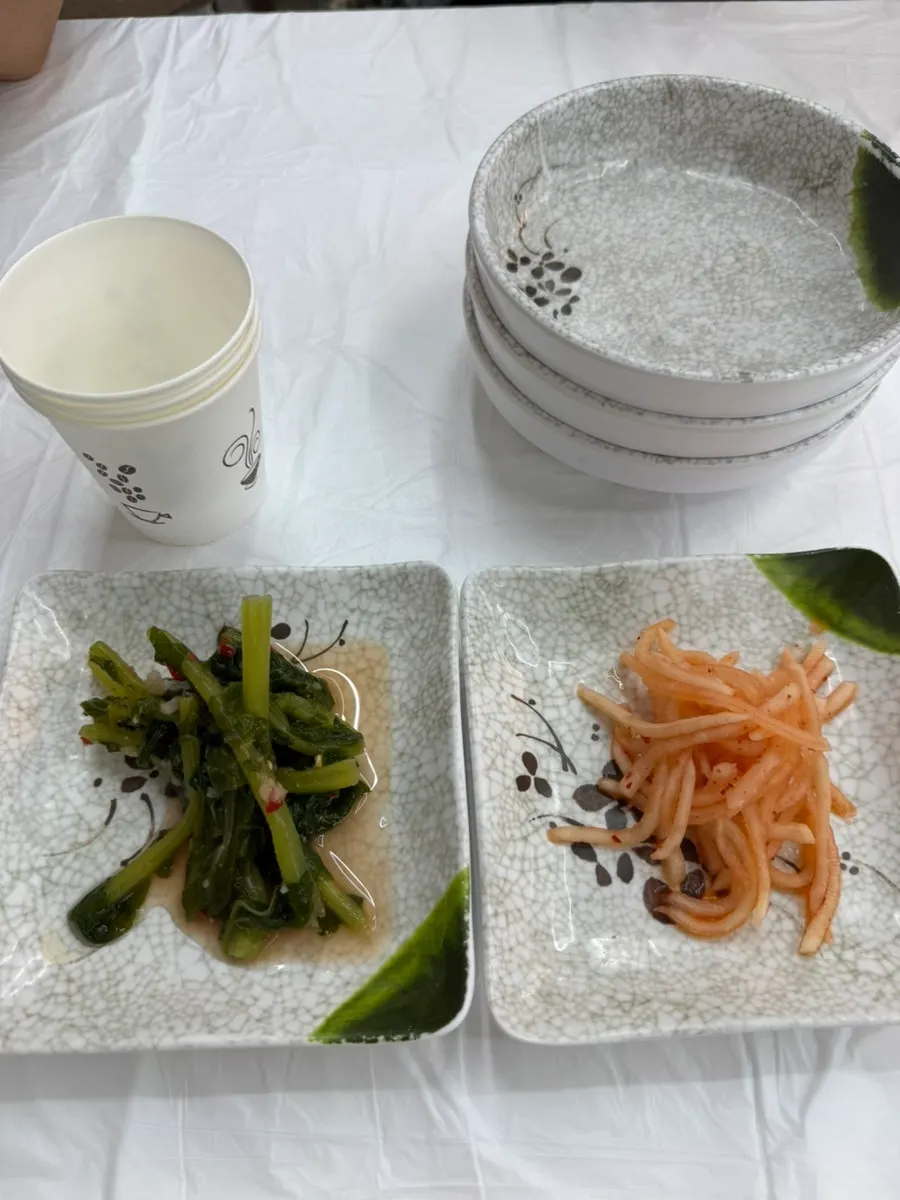 Two kinds of kimchi served as side dishes