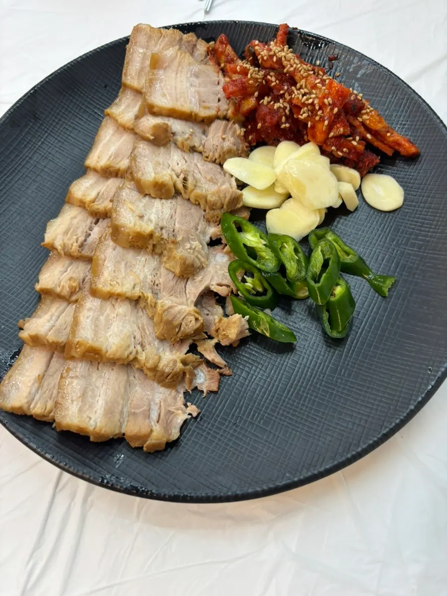 Buckwheat noodles with dongchimi broth