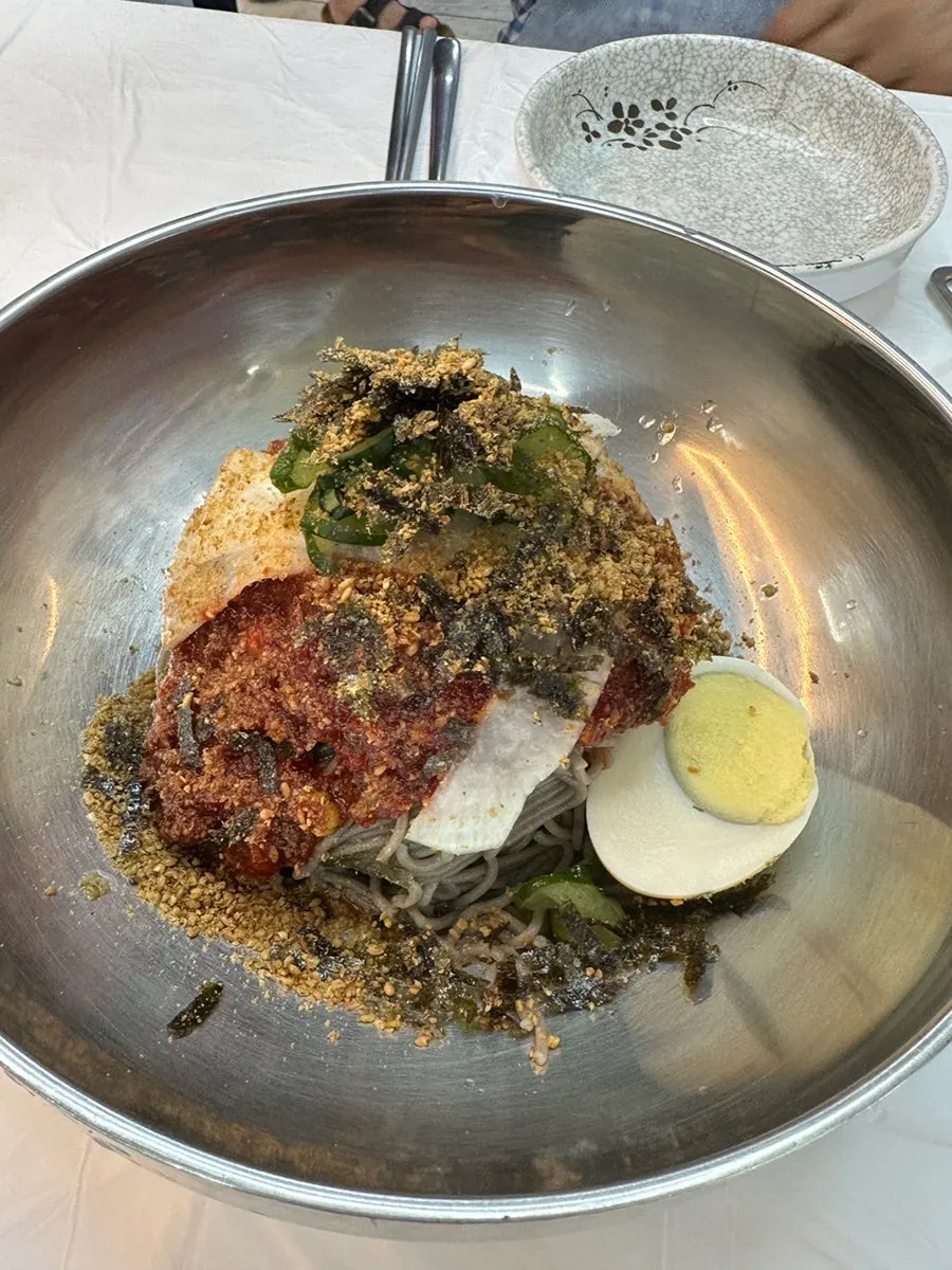 Perilla oil makguksu with dongchimi broth added