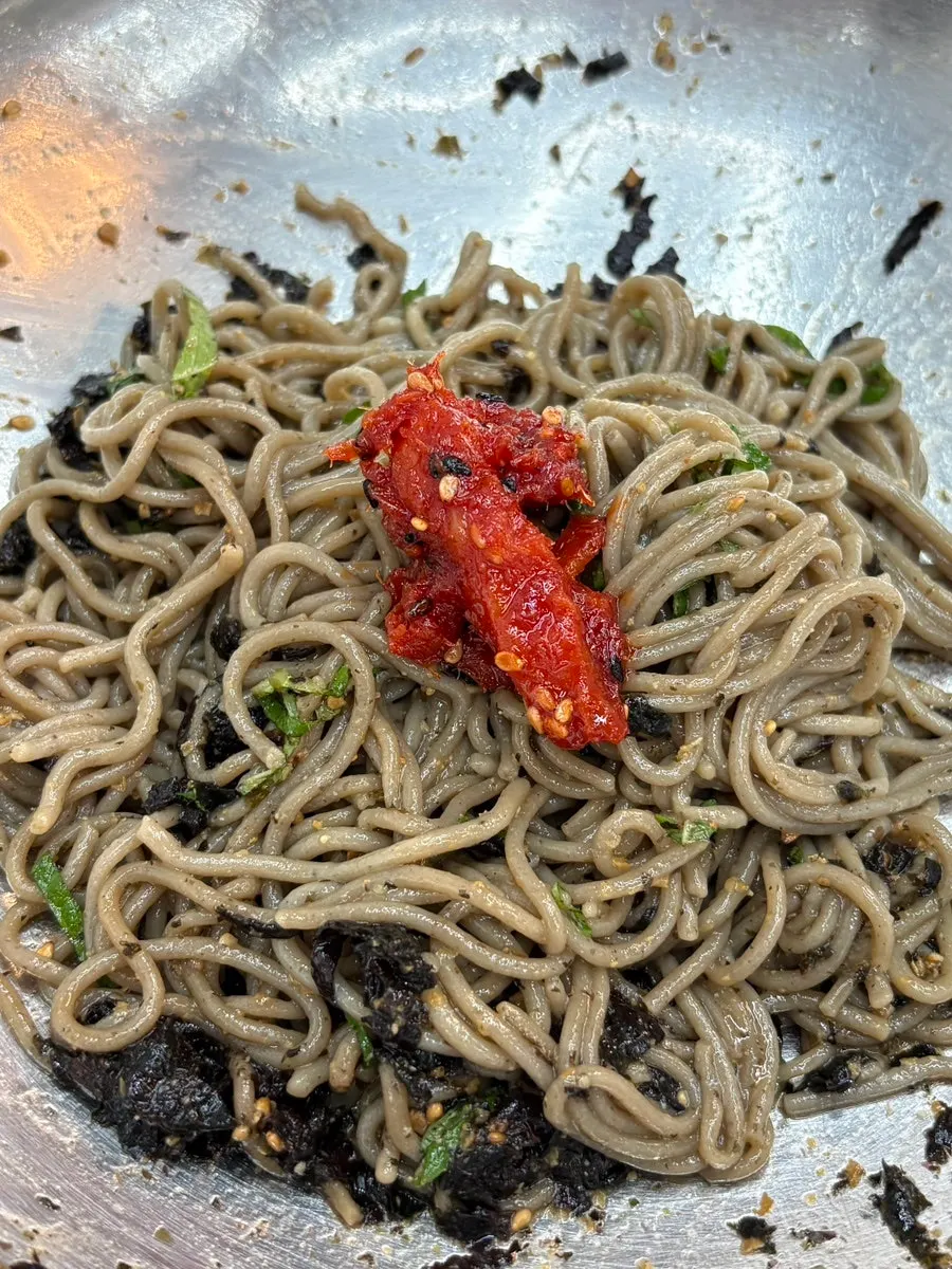 Pollack salad paired with the makguksu