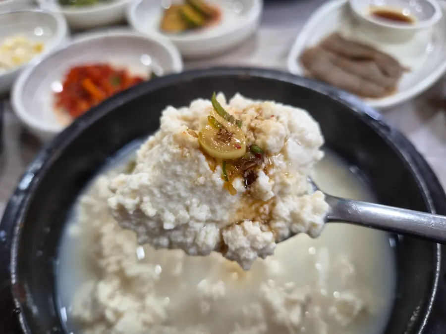 Chodang sundubu served with seasoned sauce