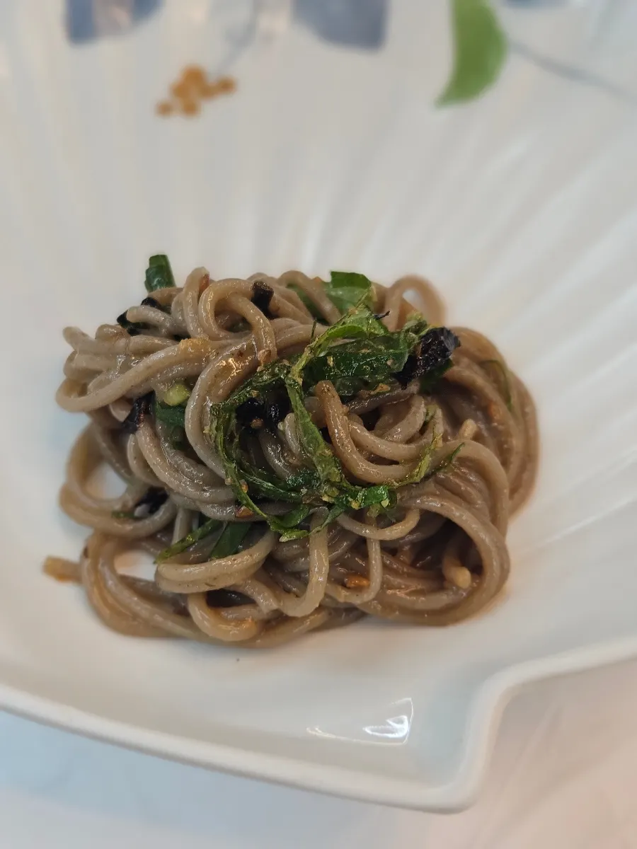Mixed deulmemak buckwheat noodles