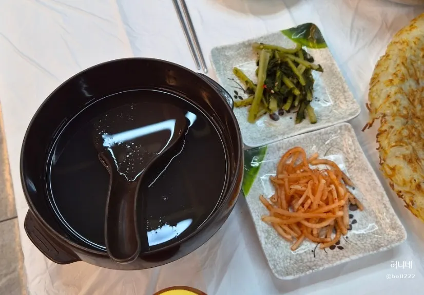 Makguksu table setting