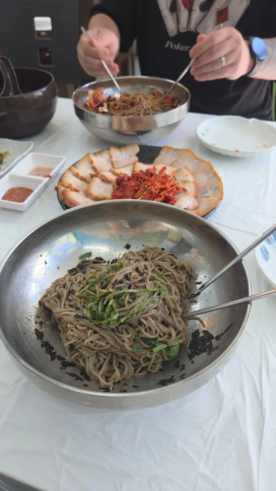 A bowl of deulmemak mixed and ready to eat